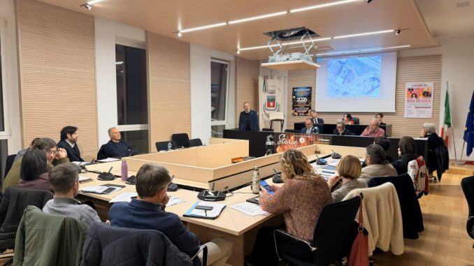 Maggioranza spinge sul Palasport, opposizione blocca le risorse
