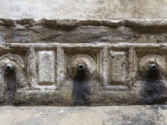 Piazza Mazzini, Tre Cannelle, restauro, Soprintendenza, PNRR, Umbria, Ministero Cultura, riqualificazione, centro storico, fontana, patrimonio, comunità, cronoprogramma, lavori pubblici, identità.