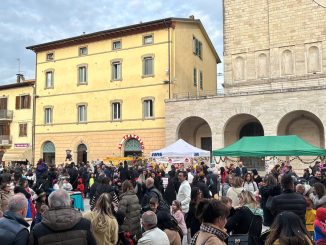 Carnevale Bastia accende la città con tre giorni di festa viva