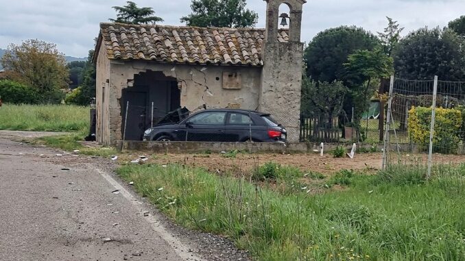 Schianto a Bastia Umbra: distrutta chiesina storica, via San Francescuccio de’ Mietitori