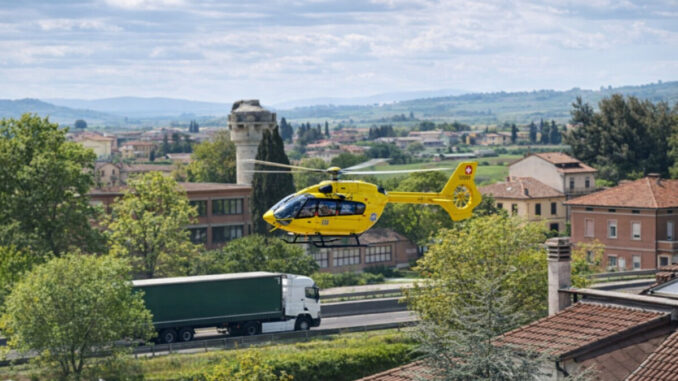 Incidente in via Tagliamento a Bastia, ferito trasportato in ospedale