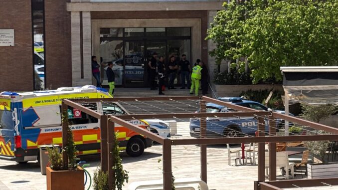 Tensione a Bastia Umbra per una protesta davanti al Comune